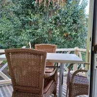Le petit chalet de Charlène، فندق في San-Gavino-di-Carbini