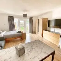 London Excel Apartment with Parking