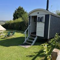 Home Farm Shepherds Hut with Firepit and Wood Burning Stove