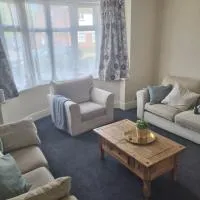 Lovely residential home 2 bed apartments, hotel Goodmayesben