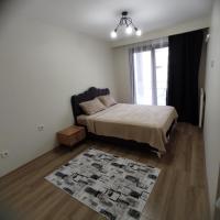 Luxurious 2 bedroom flat with pool and garden., hotel in Istanbul