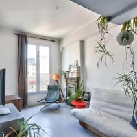 Bright apartment in the 19th