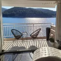 Apartment OM, hotelli kohteessa Povlja