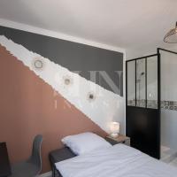 Cosy apartment for 7 persons next to tramway station in Nice