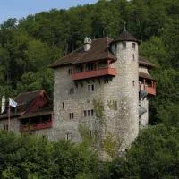 Mariastein-Rotberg Youth Hostel, хотел в Mariastein