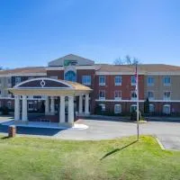 Holiday Inn Express Hotel & Suites Talladega by IHG, hotel em Talladega
