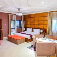 Triple Hill Hotel, hotel en Weija