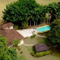 Paraíso com duas casas e quadras esportivas, hotel near Tancredo Neves International Airport - CNF, Lagoa Santa