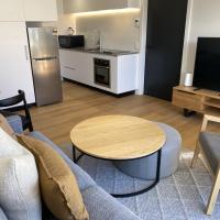 KIDD21C - Riverside Studio Escape, hotel near Wanaka Airport - WKA, Albert Town