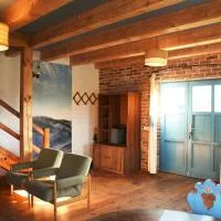 Dom na Szumiacych Drzew, hotell i Debina