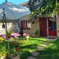 Aux Glycines، فندق في Marcilly-Ogny