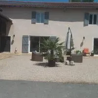 L'Orée du Bois Bettu, hotelli kohteessa Belleville-en-Beaujolais