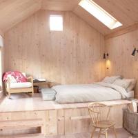 Secluded off-grid cabin in easy reach of Edinburgh