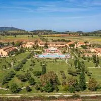 Poggio all'Agnello Sport & Family Holidays, хотел в Популония