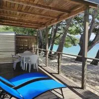 Kamp Dole - Navores – hotel w mieście Živogošće