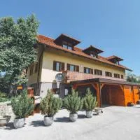 Apartments Jernej with Onsite Wellness, hotel Brežicében