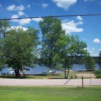 Lakewoods Cottage, hotel en Oxtongue Lake