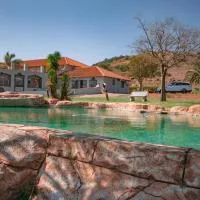 Lapeng hotel, conference and wedding venue，Eikenhof的飯店