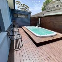 Sails to Sea - 4 Bedroom Pet Friendly Private Pool, hotel in Pambula Beach