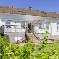 Rosenhill Bed & Breakfast, hotel Grebbestadban