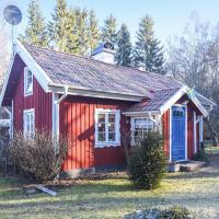 Awesome home in Falköping with 2 Bedrooms, hotell i Falköping
