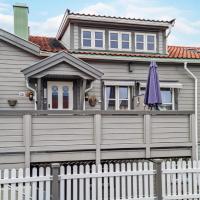 Nice home in Lillesand with 2 Bedrooms, hotell i Lillesand