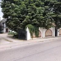 Dworek Rogowo, отель в Хороще