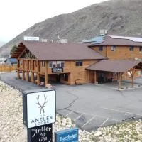 The Antler Lodge - Gardiner, hotell i Gardiner