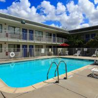Motel 6-Kingsville, TX, hotel near Alice International Airport - ALI, Kingsville