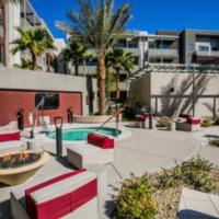 Luxury 1BR Condo With Roof Top Views + Pool, hotel in Las Vegas