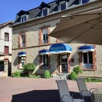 Hôtel Bellevue Bagnoles Normandie、バニョール・ドゥ・ロルヌのホテル