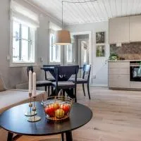 Örnsköldsvik में, होटल Nyrenoverat gårdshus på havstomt med hög standard