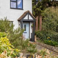 Stunning character 2bed Cottage in St Albans Wifi, hotel in St. Albans