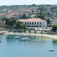 Hotel Lipa, hotel sa Postira