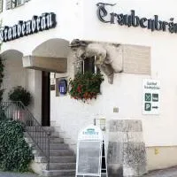 Hotel Gasthof Traubenbräu, hotelli kohteessa Krumbach