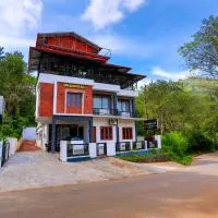 Dakshinakasi Guest House, hotel sa Thirunelli