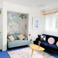 Shan Mu Inn Entire flat 2 bedrooms with terrace seaview, hotel v destinácii Newlyn