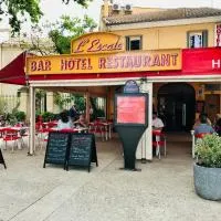 Hotel L'Escale – hotel w mieście Aigues-Mortes
