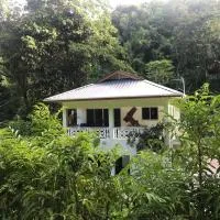 FOND B'OFFAY LODGE, hotel em Praslin