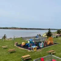 Beach & Breeze Cottages, hotel en Stanley Bridge