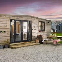 Wheal Amelia- Beautifully Fitted Wooden Lodge Helston Cornwall