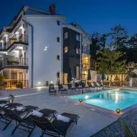 Villa Adriatic, Apartment Enio with swimming pool, panoramic sew view, free parking, hotel v mestu Ičići