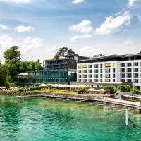 Campus Hotel Hertenstein, hotel em Weggis