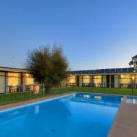 Junee Motor Inn、JuneeにあるTemora Airport - TEMの周辺ホテル