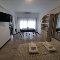 Hermoso AMBIENTE con balc&oacute;n a metros del mar, hotel a Mar del Plata