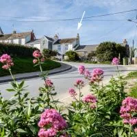 Coppingers Cottage, hotel i Polzeath