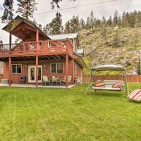 Family-Friendly Twin Lakes Home with Boat Dock!, hotel in Rathdrum