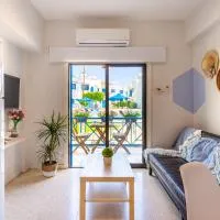 Sea Breeze 1-BR Apt in Pyla, hotel em Pyla