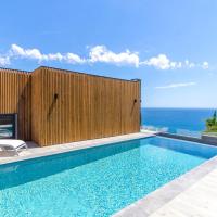 4 bedrooms villa at Lloret de Mar 100 m away from the beach with sea view private pool and enclosed garden, hotel en Playa de Canyelles, Lloret de Mar