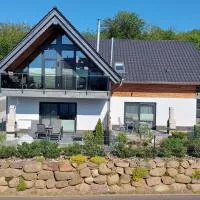 Haus Meeresleuchten mit Sauna- und Erlebnisbadnutzung, hotel v destinácii Ostseebad Sellin